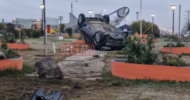 Impactante vuelco en la Rotonda de la Trucha